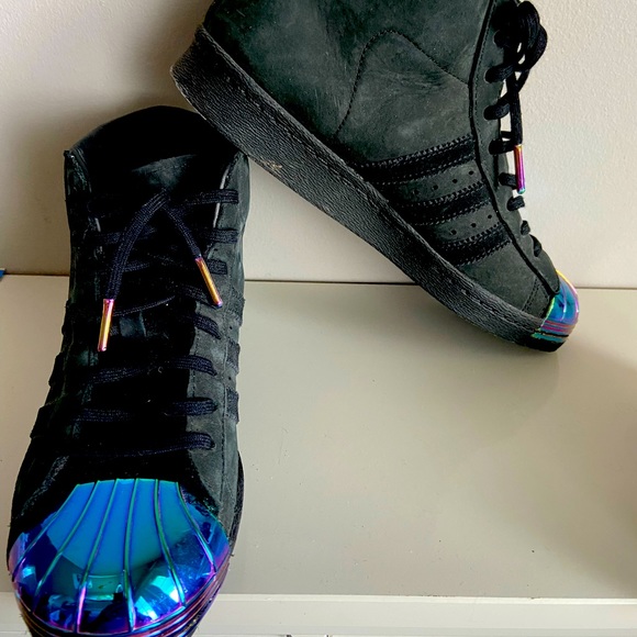 Adidas high tops - Picture 2 of 2